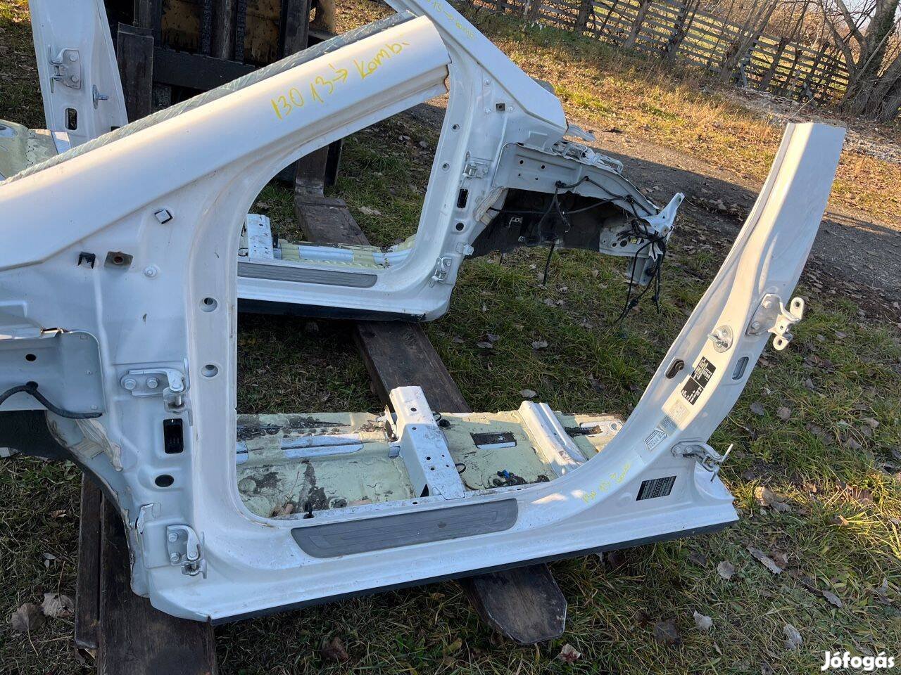 Hyundai I30 GD 13'- J.-B.küszöb oszloppal
