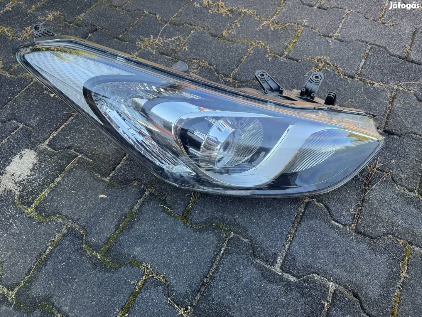 Hyundai I30 jobb első fényszóró(92102-A6060)
