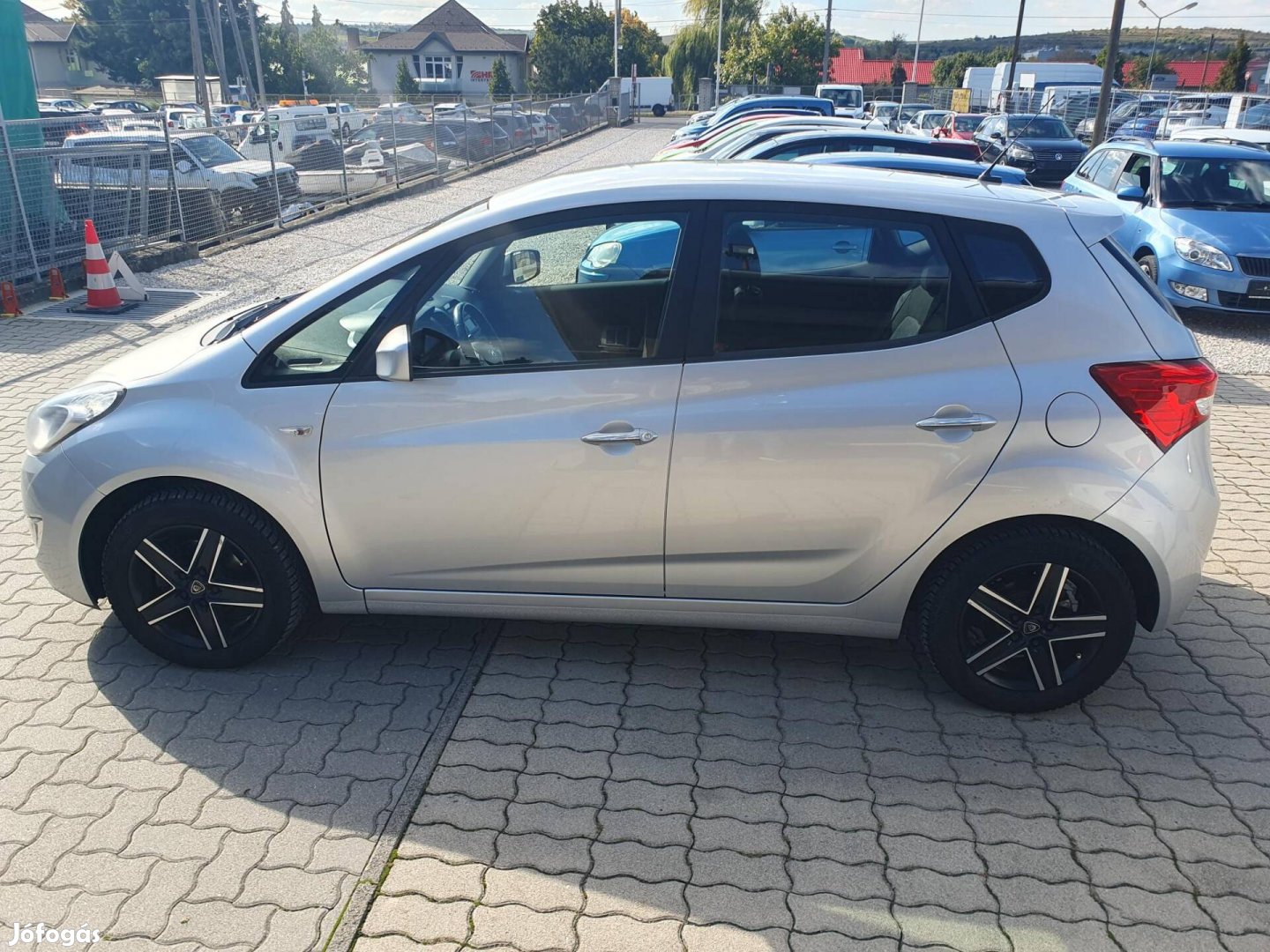 Hyundai IX20 1.4 CRDi LP Life AC 104000km klima...