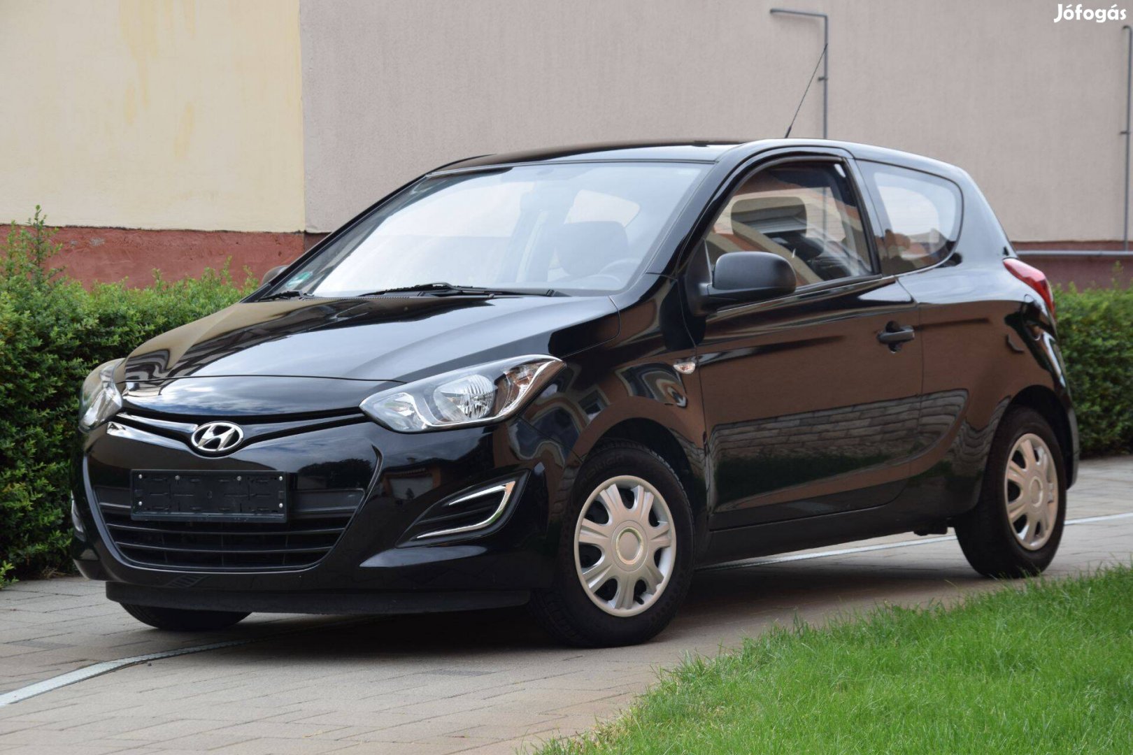 Hyundai I 20 sérülésmentes gyárias állapotban