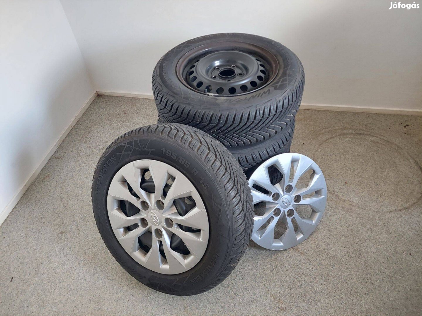 Hyundai I 30 195/65 R15 téli gumi felnivel és dísztárcsával
