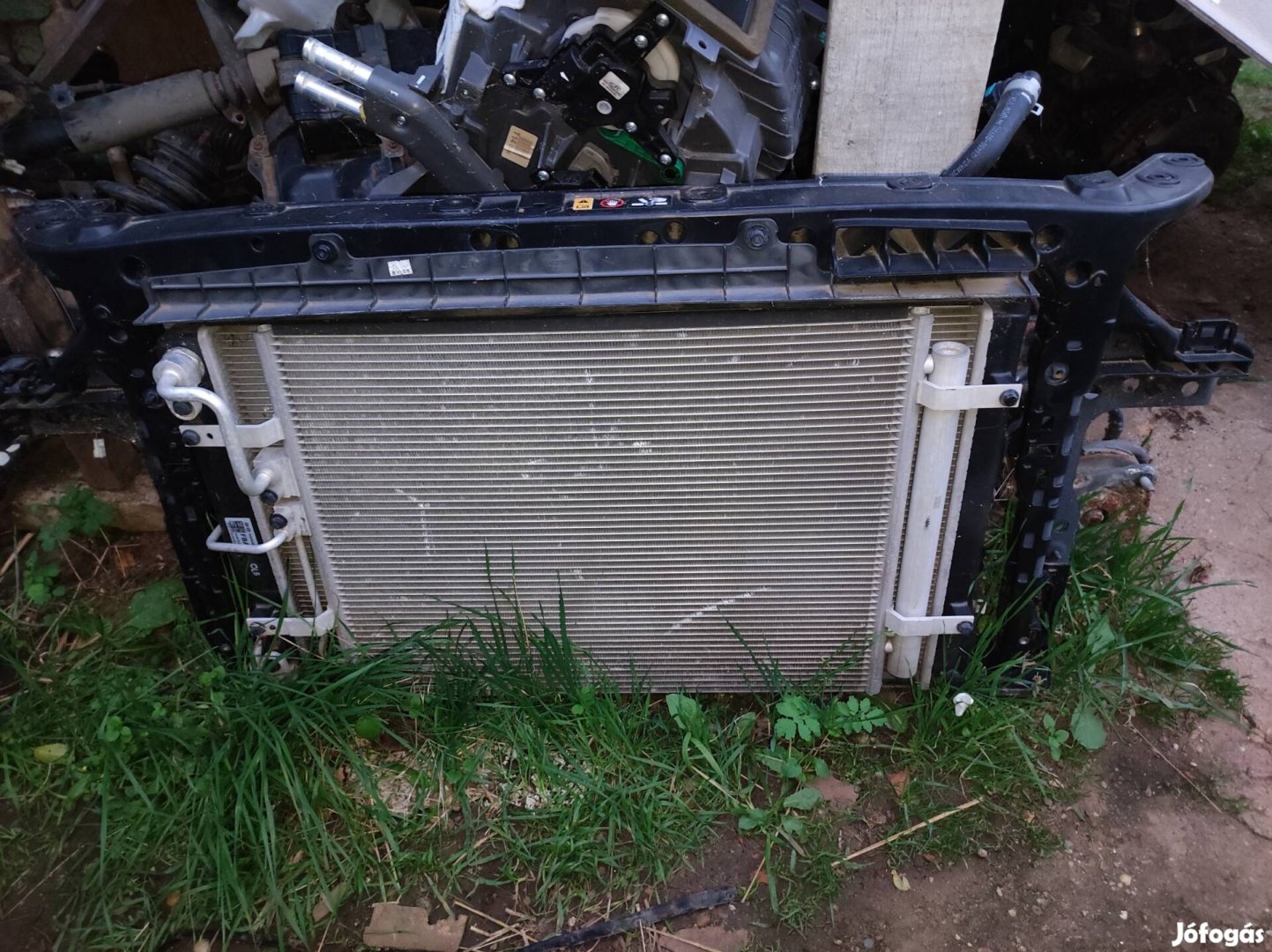 Hyundai Ioniq víz klíma hűtő ventilátorkeretel együtt eladó. 