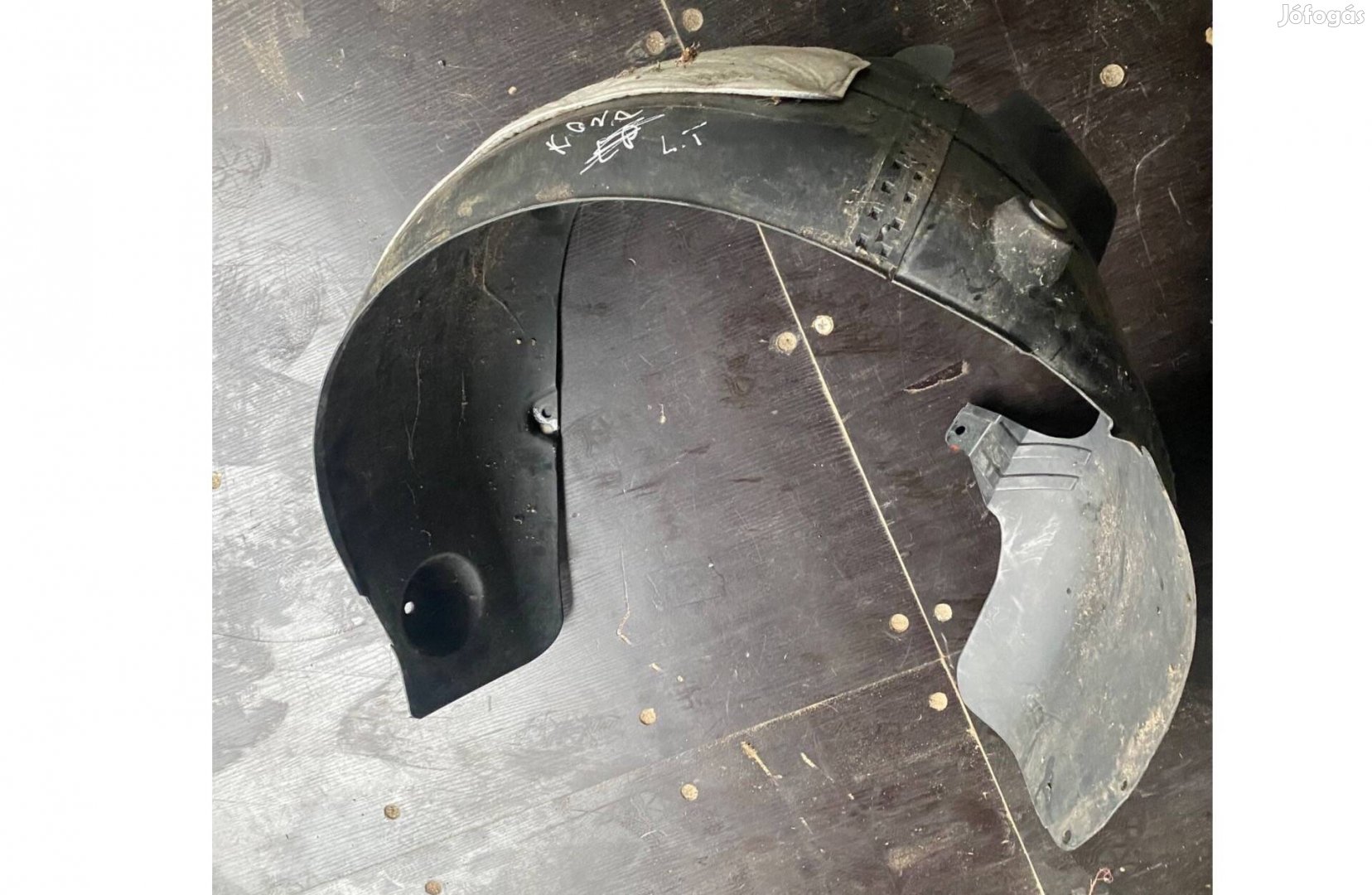 Hyundai Kona bal hátsó dobbetét
