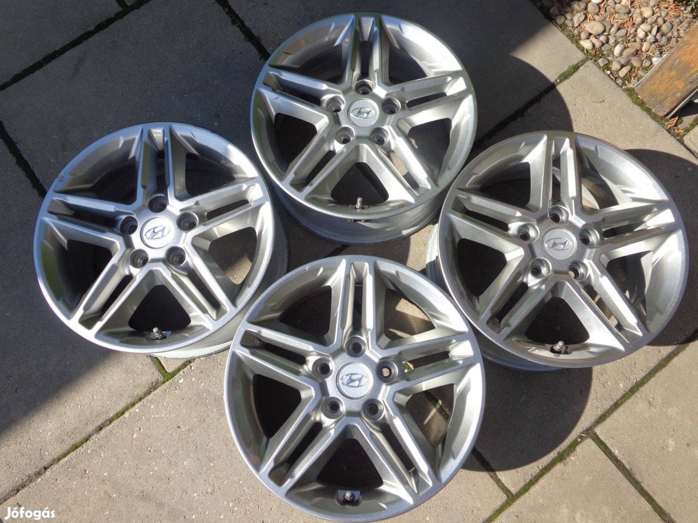 Hyundai Kona gyári alufelnik Tpms sel