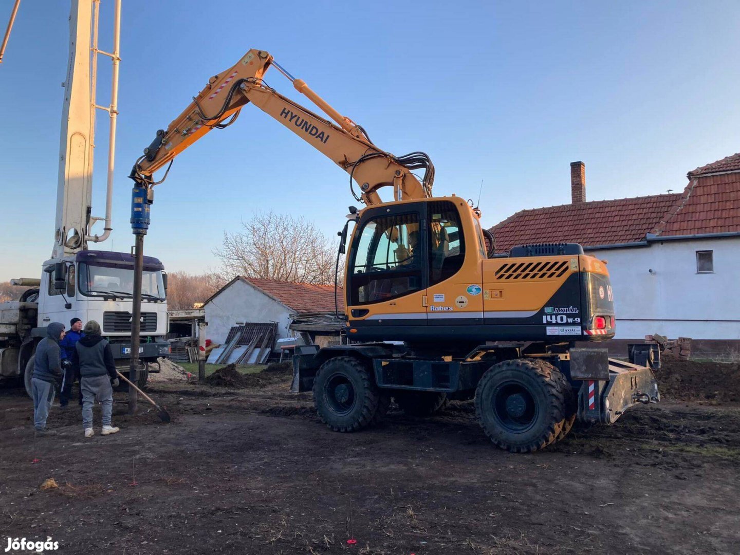 Hyundai Robex 140W-9