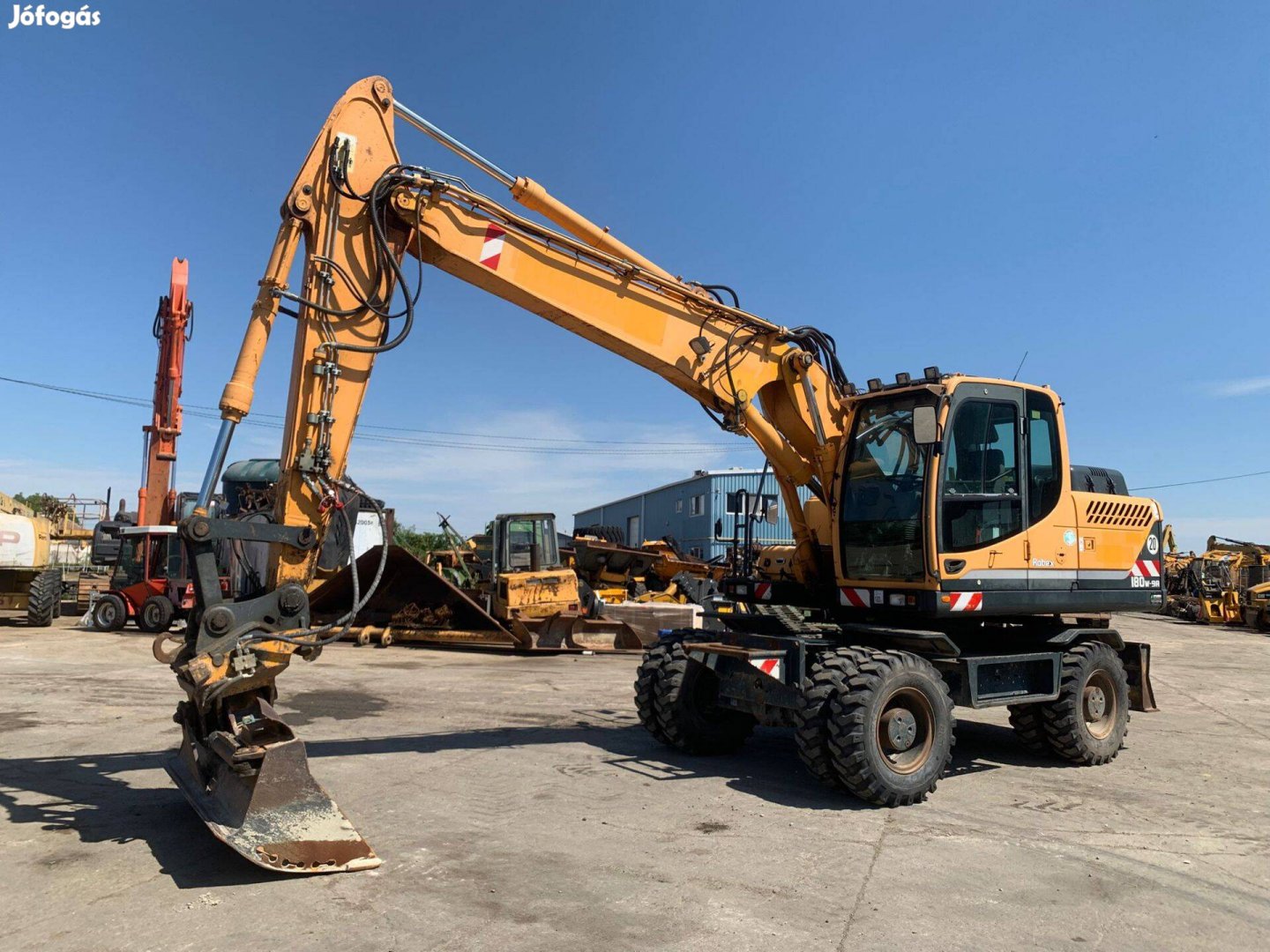 Hyundai Robex 180W-9A gumikerekes kotró