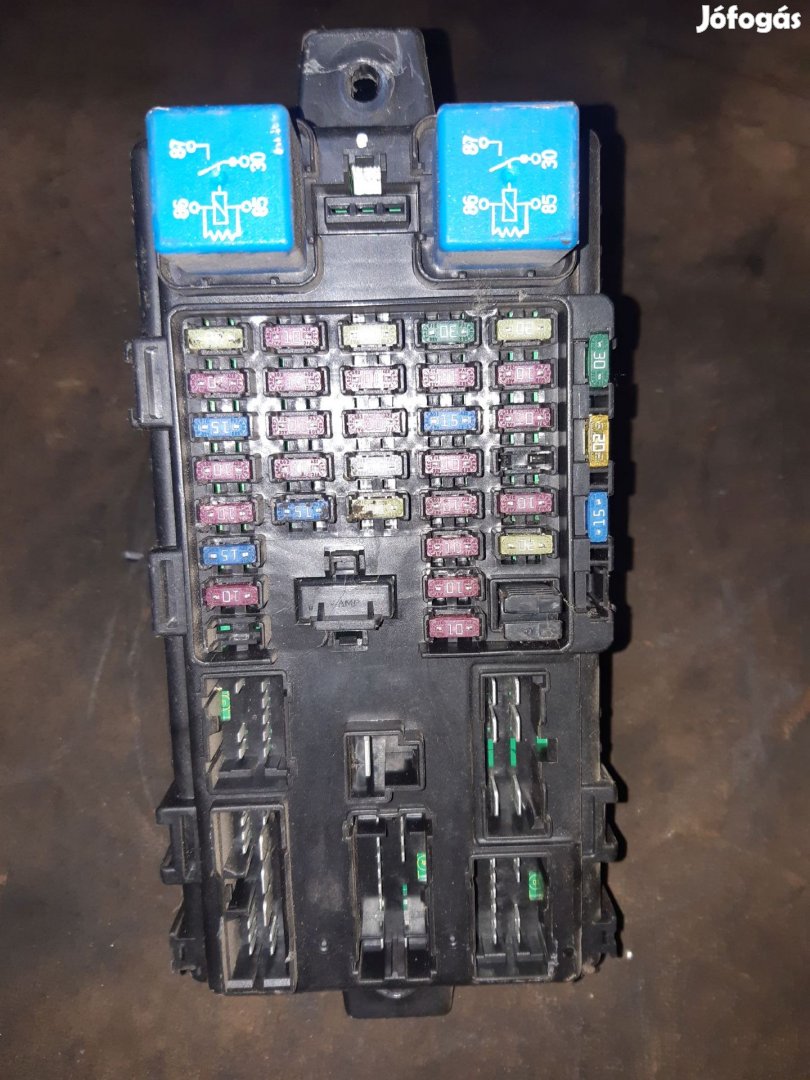 Hyundai Santa Fe Biztosítéktábla Relé Tábla