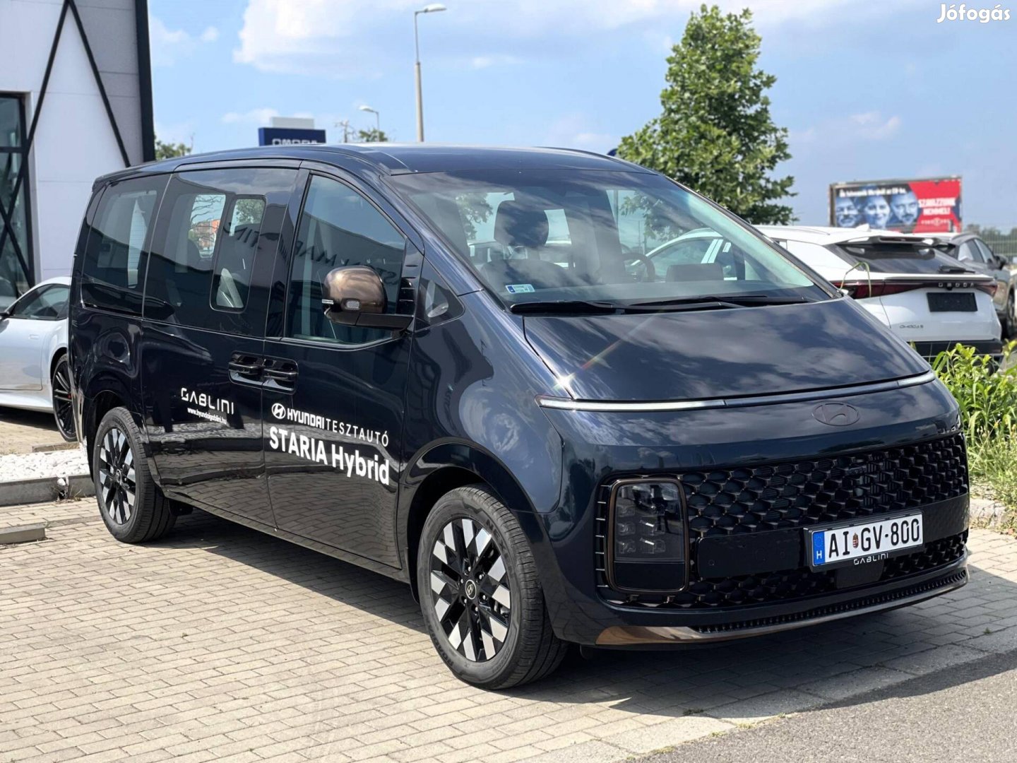 Hyundai Staria 1.6 T-GDi hybrid Luxury (Automat...