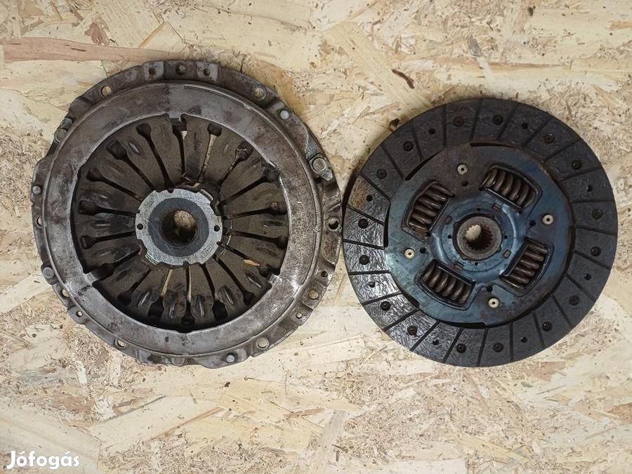 Hyundai Trajet (2001-2008) 2.0CRDI Diesel Kuplungtárcsa Szerkezettel