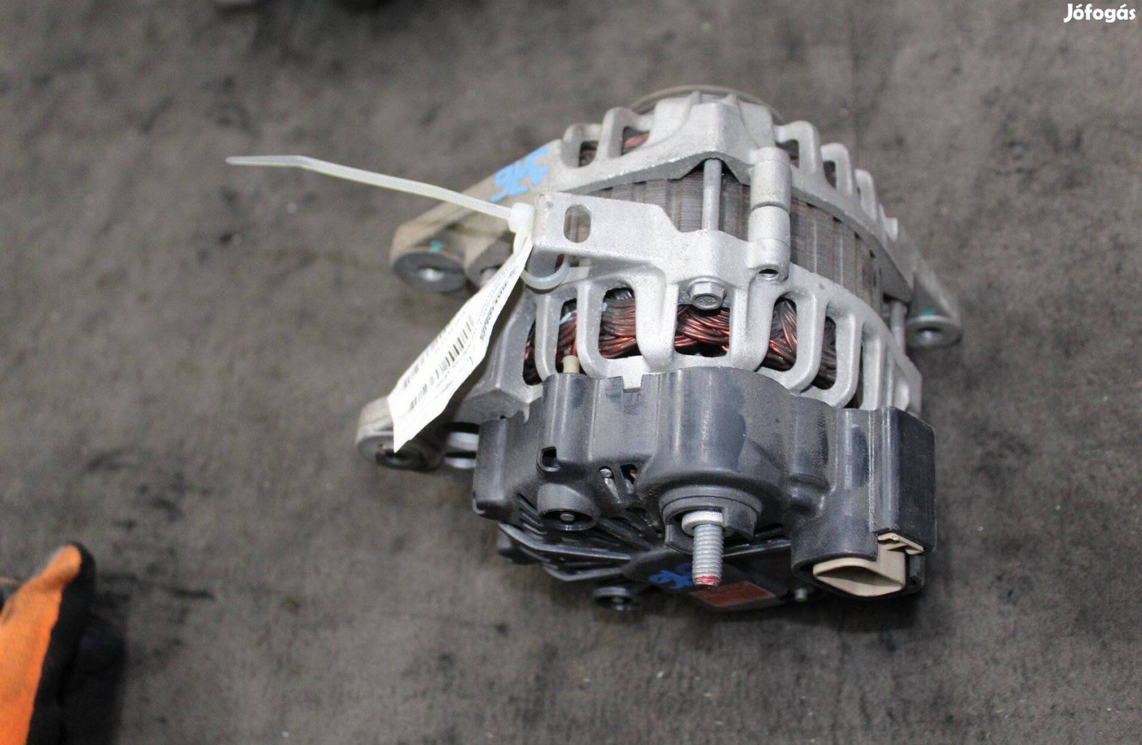 Hyundai Tucson 1.5D '04-15 generátor 37300-22650 (376)