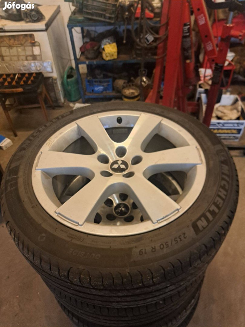 Hyundai Tucson alufelni gumival eladó
