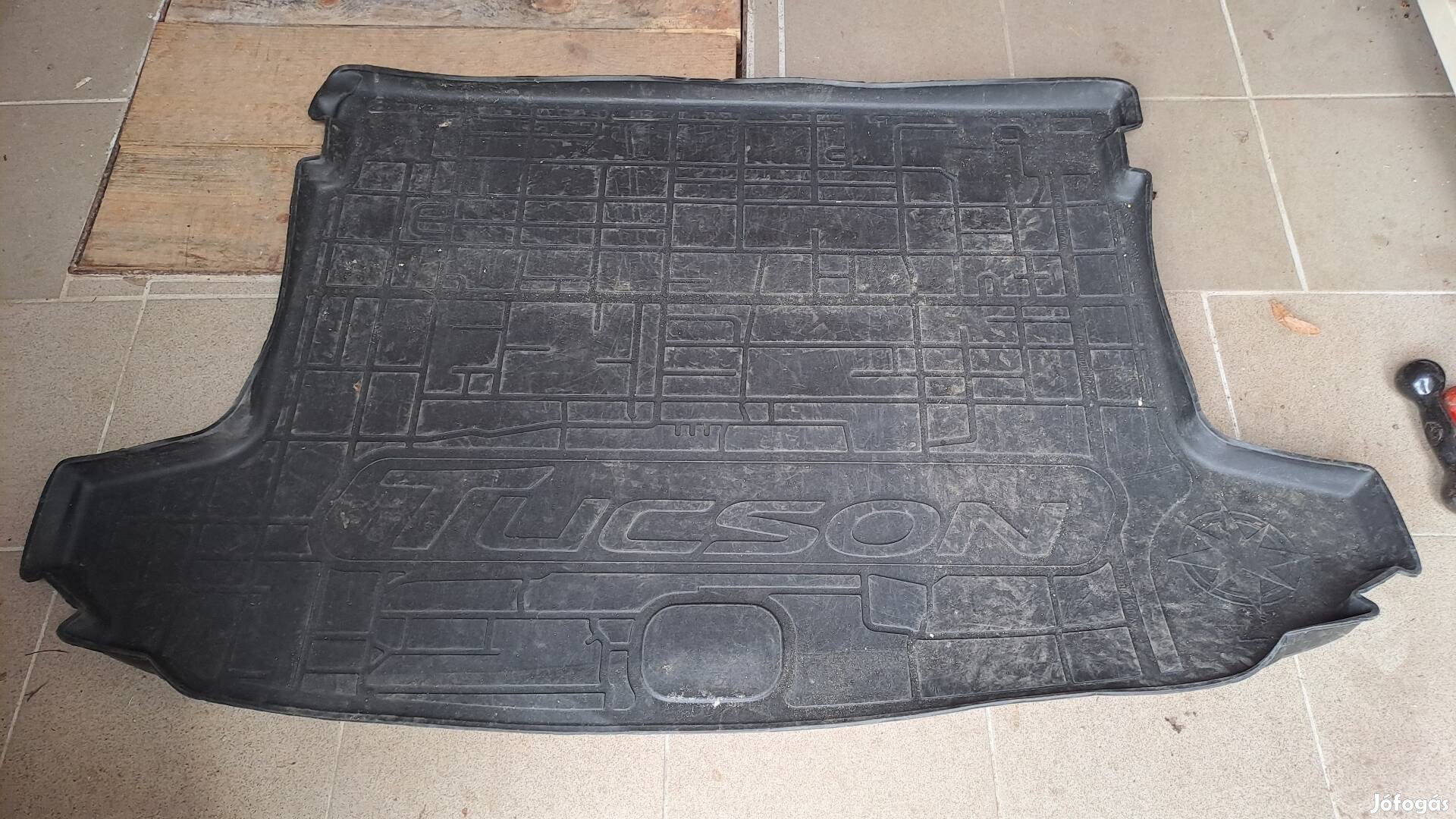 Hyundai Tucson csomagtér tálca eladó!