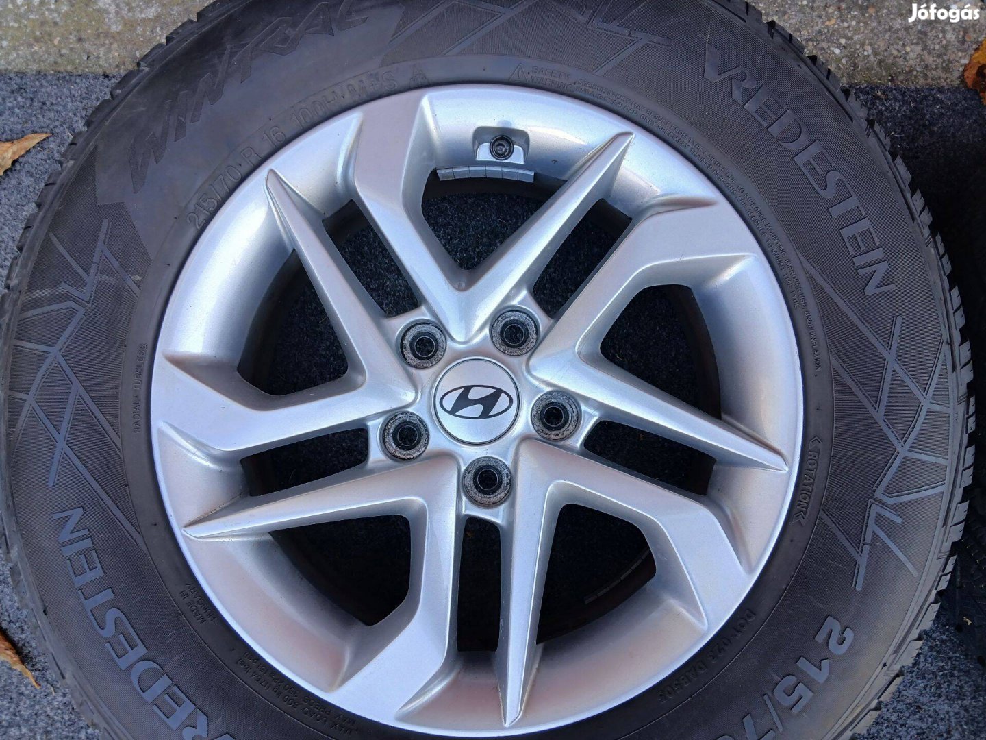 Hyundai Tucson ix35 16" alufelni felni újszerű téli gumikkal 5x114.3