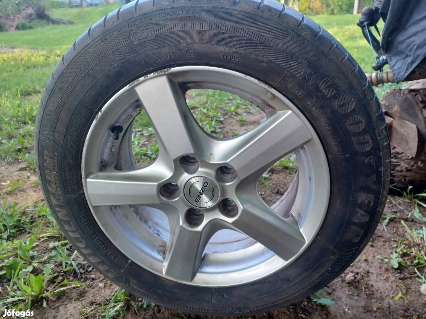 Hyundai alufelni garnitúra 195 65 R 15 gumikkal is