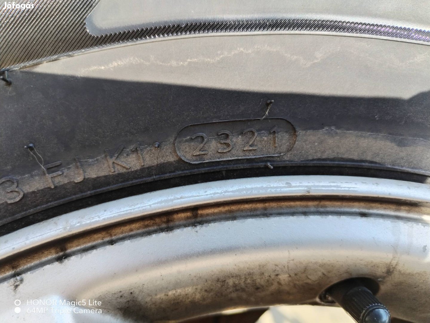 Hyundai alufelni téligumival