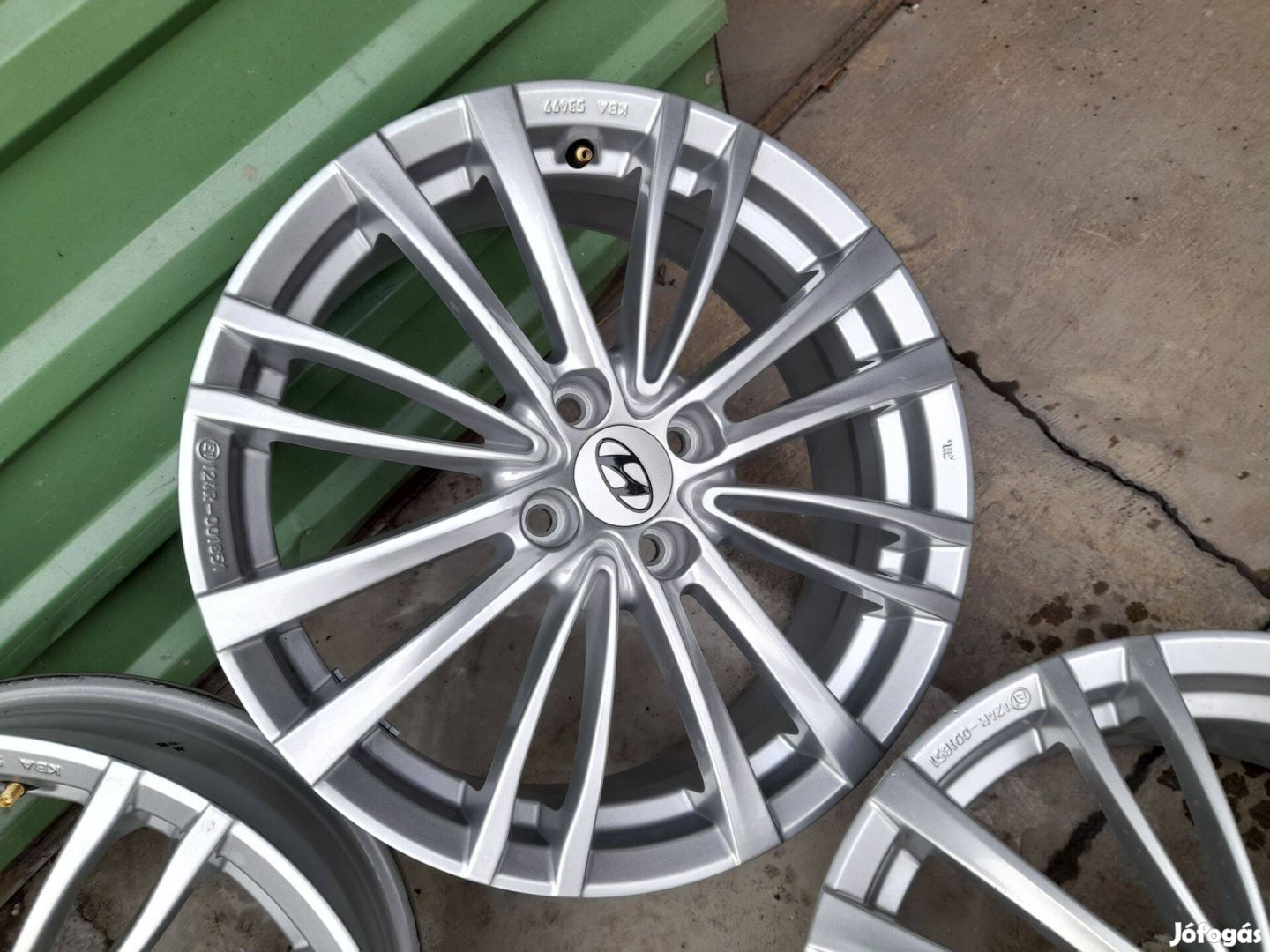 Hyundai bayon kia stonic gyári alufelni 4x100 17" yaris