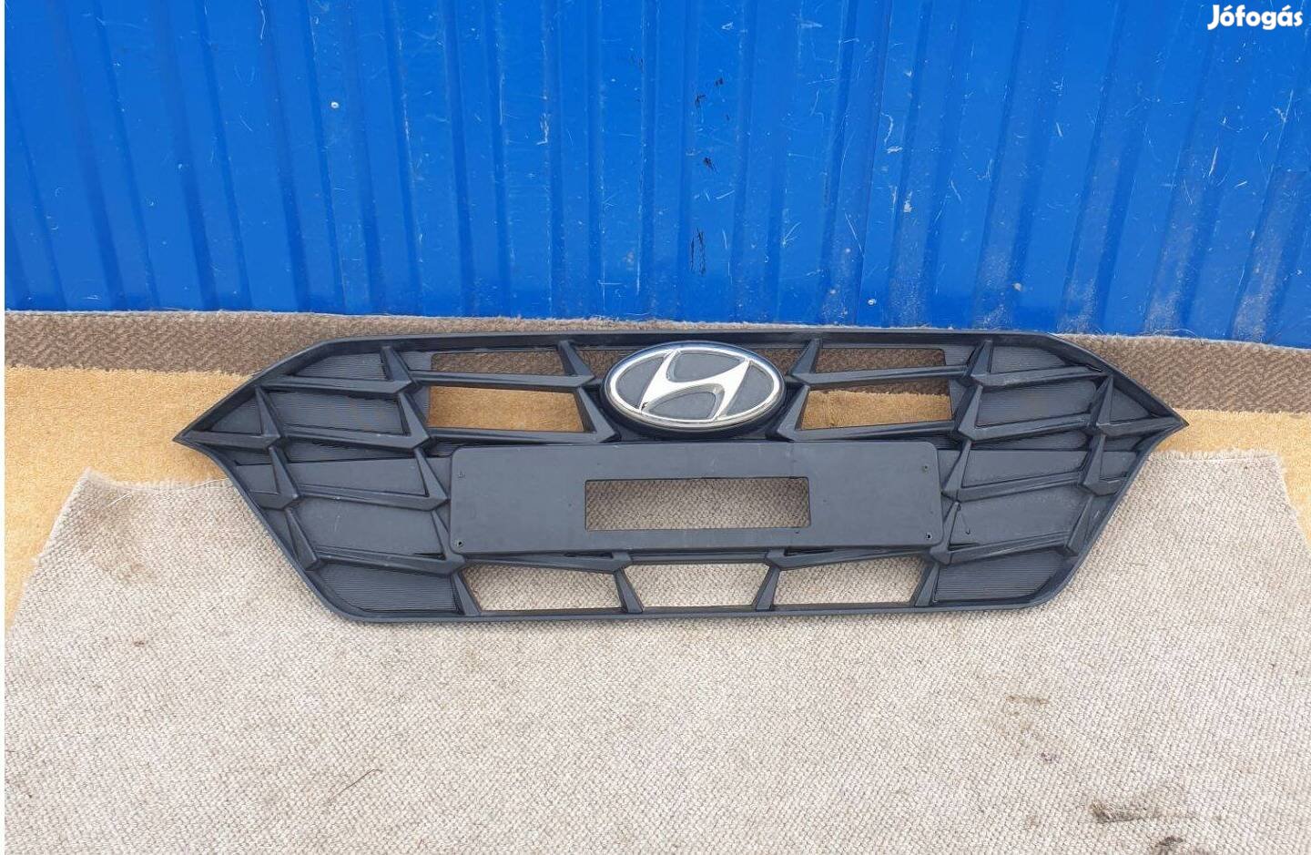 Hyundai i20 3 III gyári 86351Q0000 hűtőrács 2020-