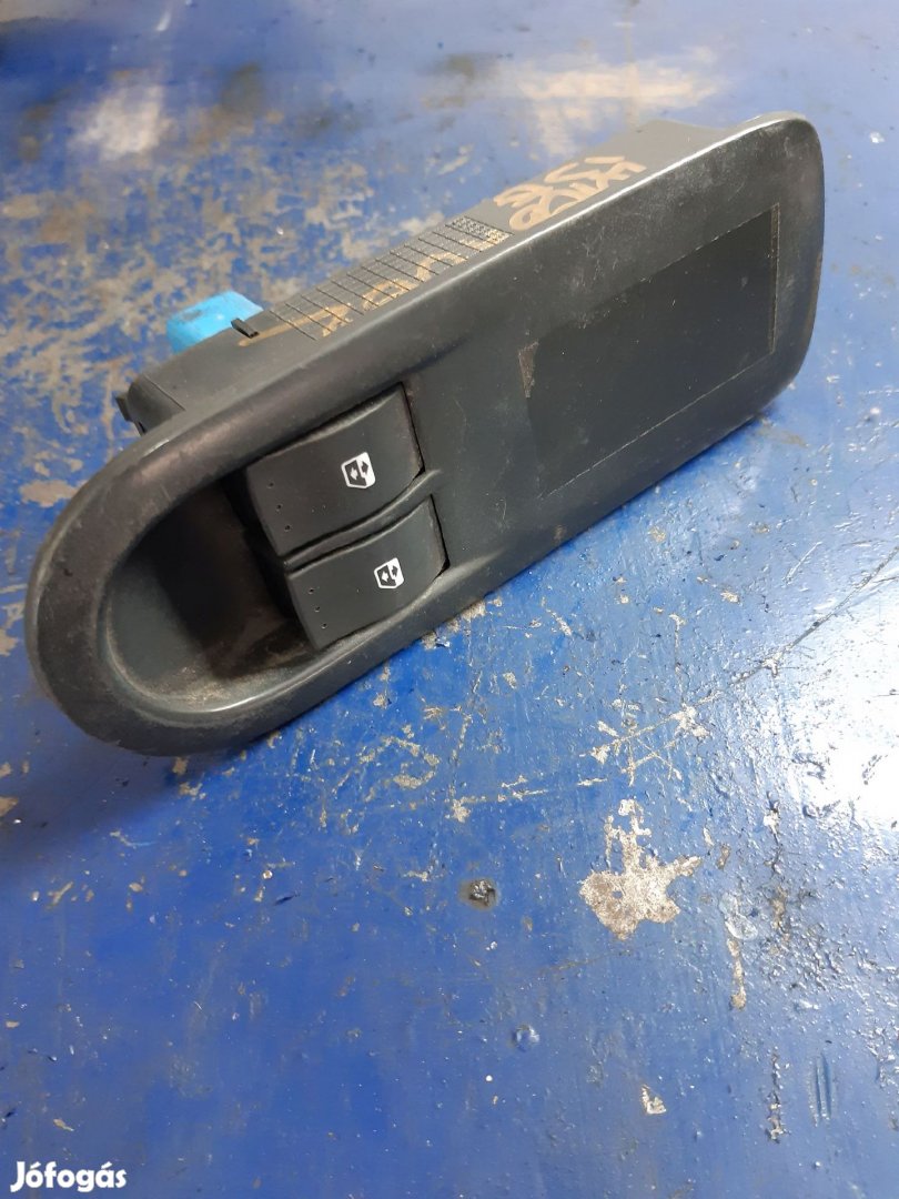 Hyundai i20 Bal Első Ablakemelő Kapcsoló