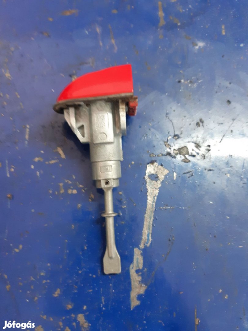 Hyundai i20 Bal Első Ajtó Zárbetét