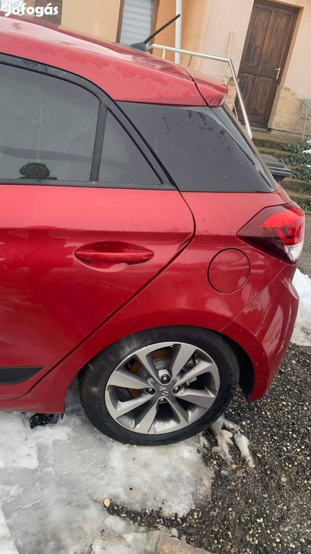 Hyundai i20 GB jobb első ajtó