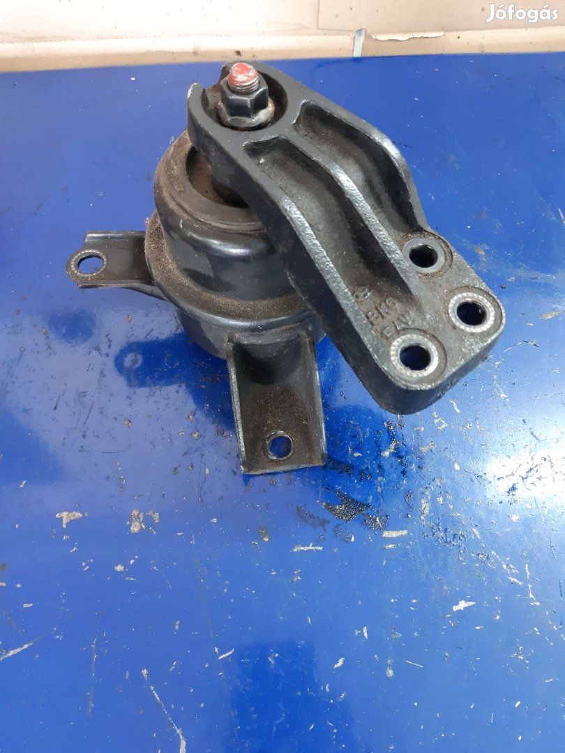 Hyundai i20 Motortartó Bak
