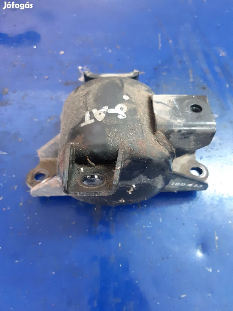 Hyundai i20 Motortartó Bak