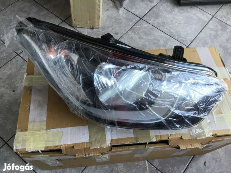 Hyundai i20 PB fényszóró jobb 921024P500