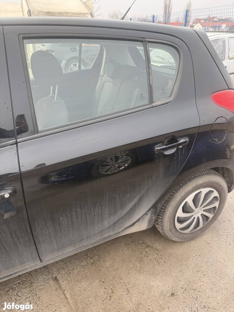 Hyundai i20 bal hátsó ajtó