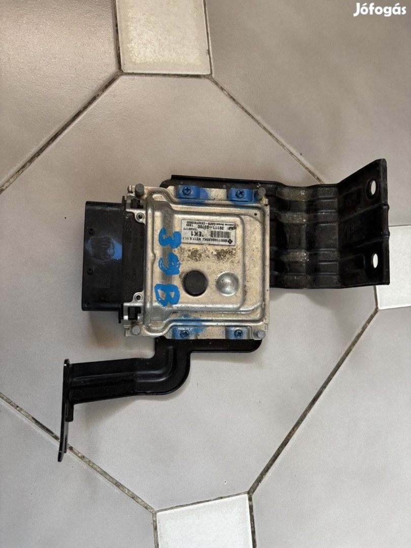 Hyundai i20 motorvezérlő elektronika 39111-03700