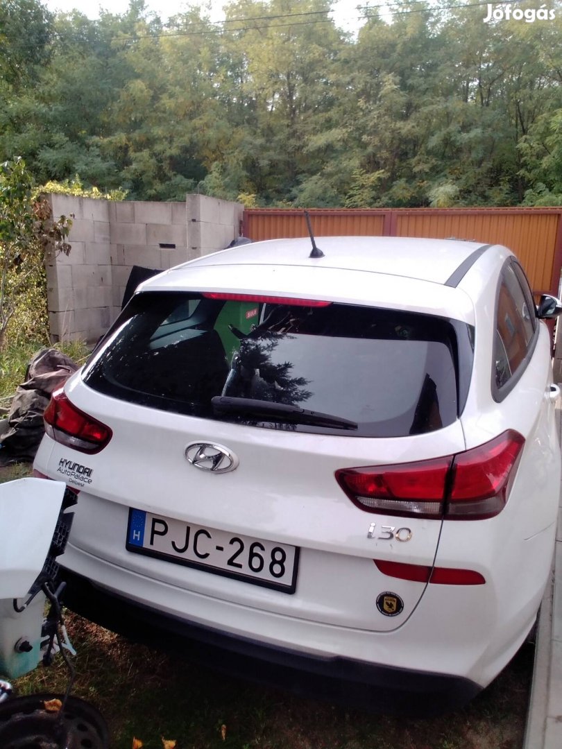Hyundai i30 2019 es évjáratu bontott alkatrészek eladók. 