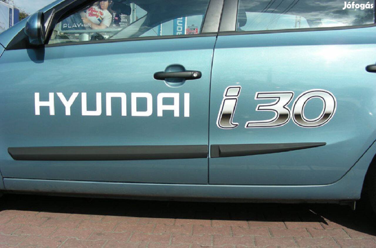 Hyundai i30 Ajtóvédő Díszléc Oldalcsík