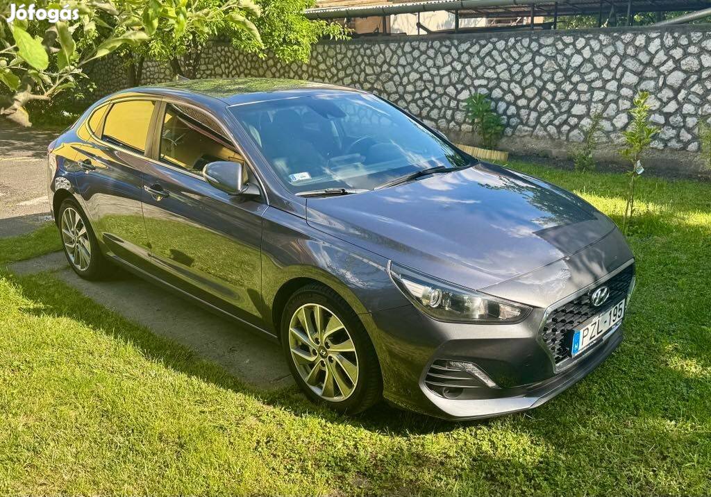Hyundai i30 Fastback 1.4 T-GDI eladó