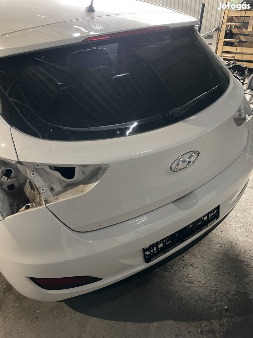 Hyundai i30 GD csomagtér ajtó csomagtérajtó