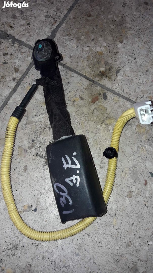 Hyundai i30 Jobb Első Biztonsági Öv Csatlakozó