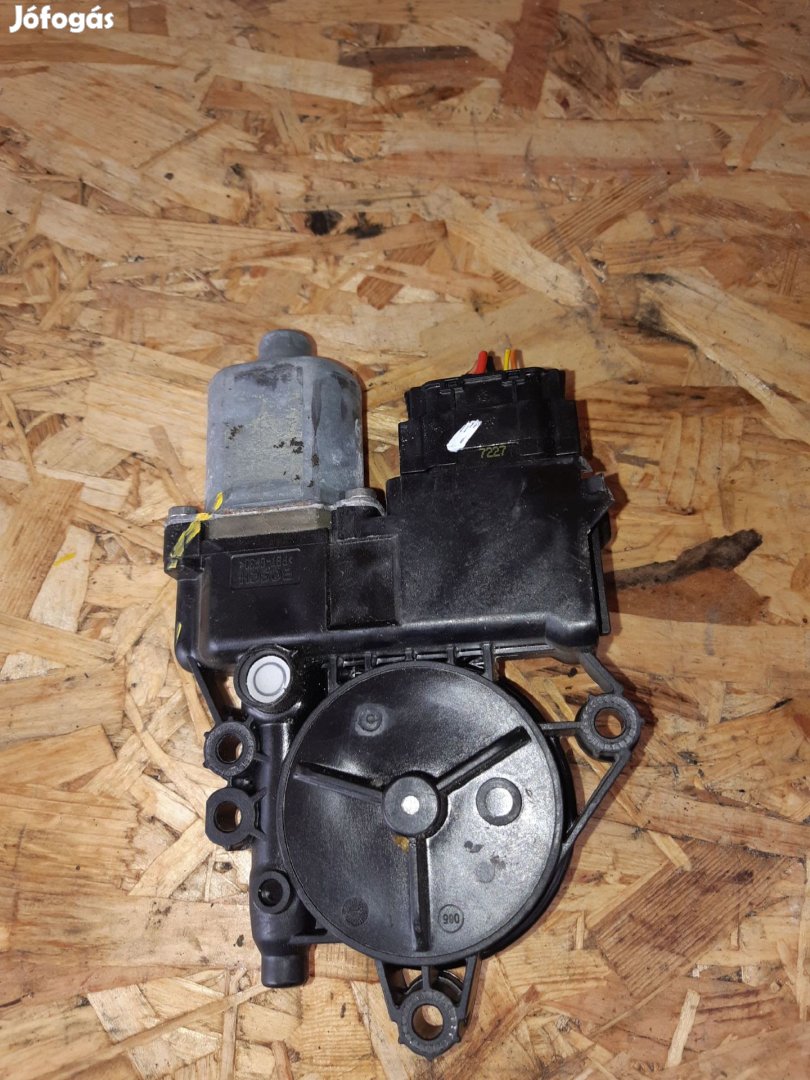 Hyundai i30 Jobb Hátsó Ablakemelő Motor