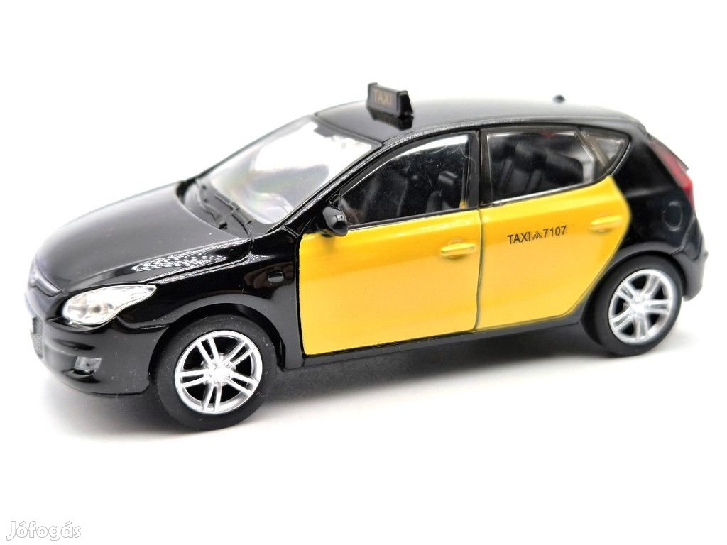 Hyundai i30 - barcelonai taxi -  Edicola - 1:38