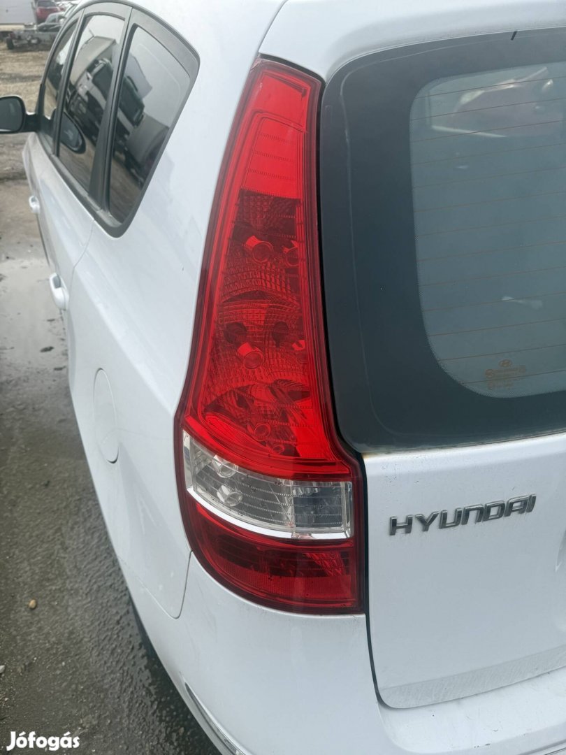 Hyundai i30 hátsó lámpa