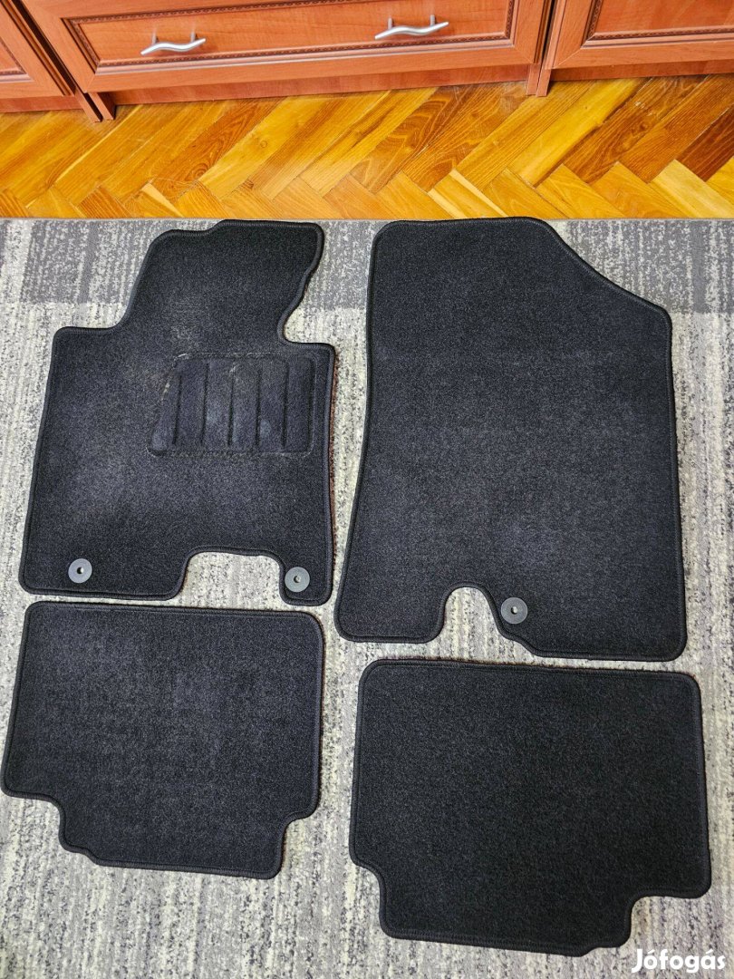 Hyundai i30 kárpitszőnyeg