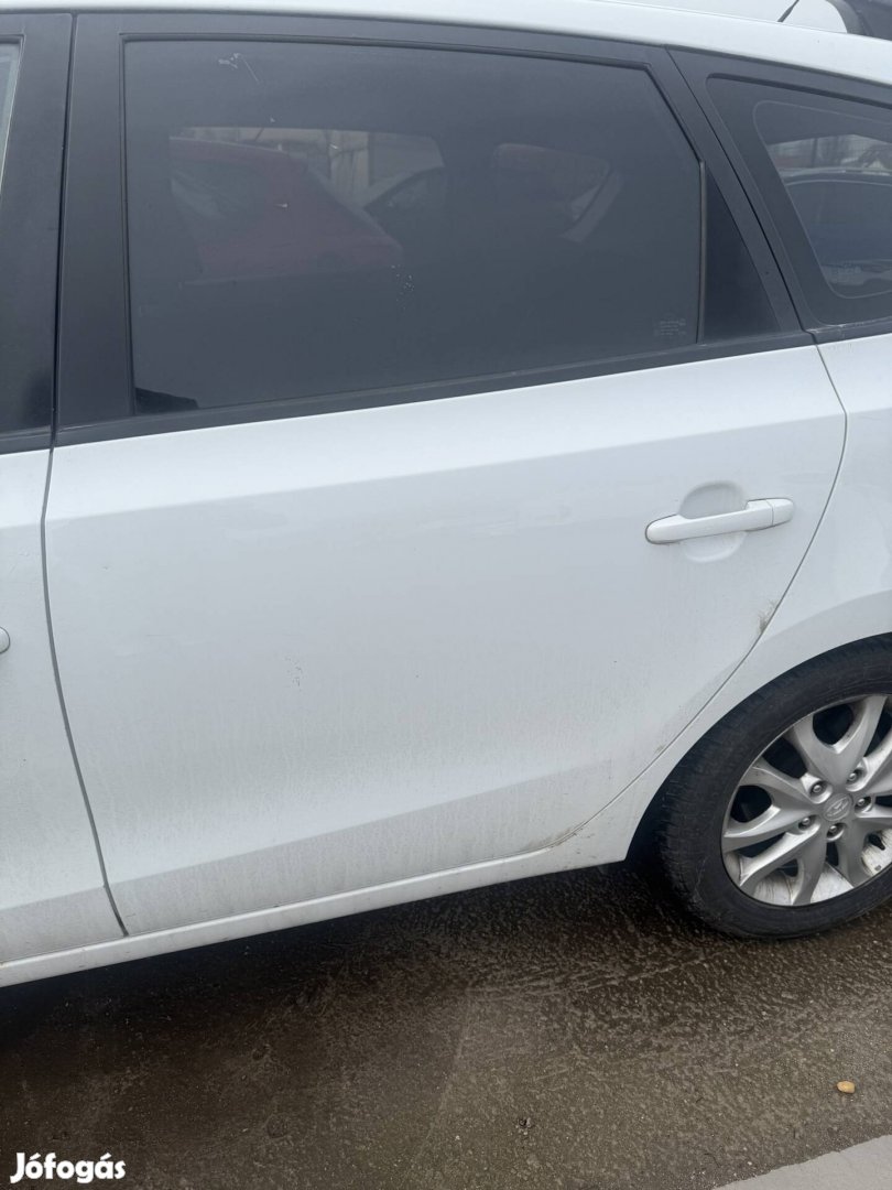 Hyundai i30 kombi bal hátsó ajtó