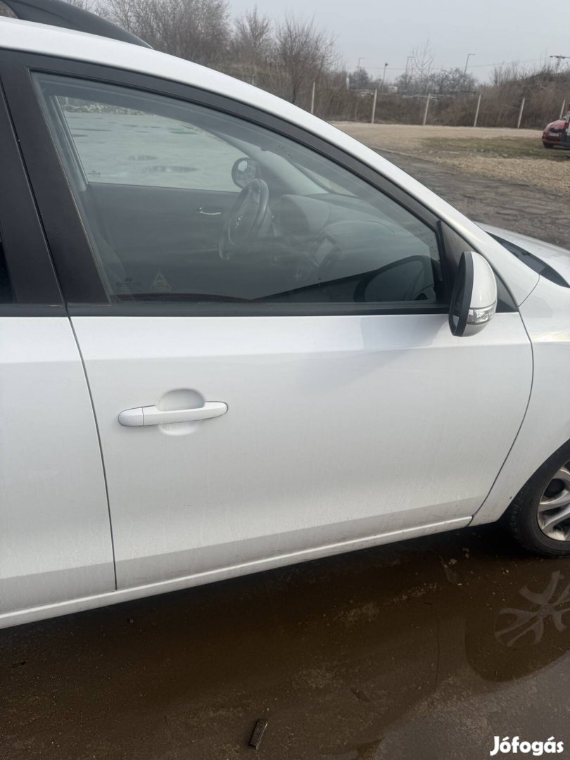 Hyundai i30 kombi jobb első ajtó