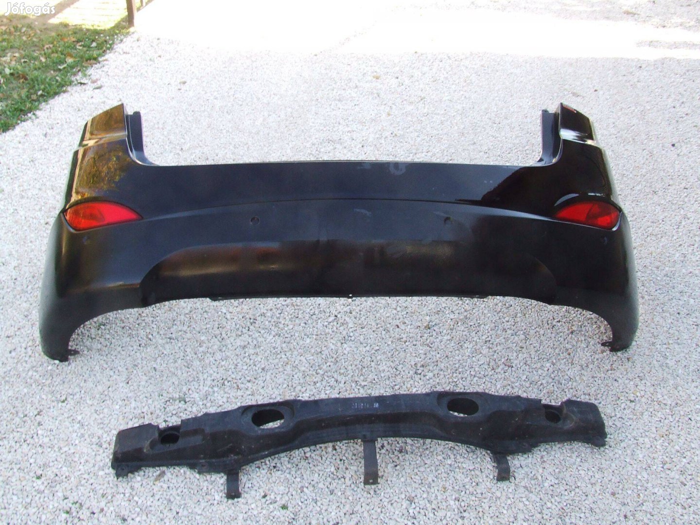 Hyundai ix35 hátsó lökhárító és merevítő egyben