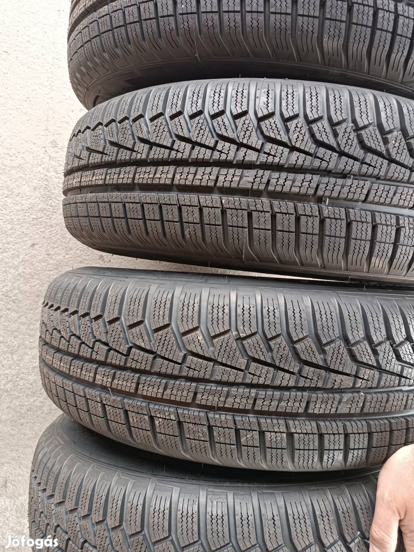 Hyundai komplett kerékszett 5x114,3 r16