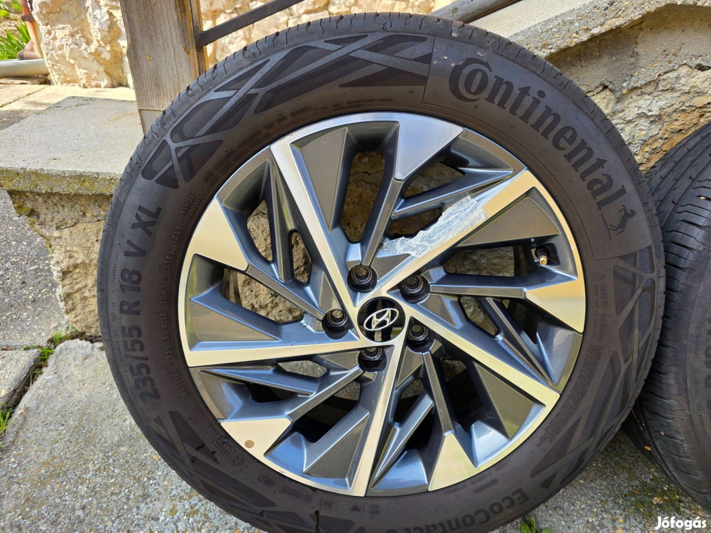 Hyundai tucson 2021-es, alufelni nyári gumival 235×55×18 eladó