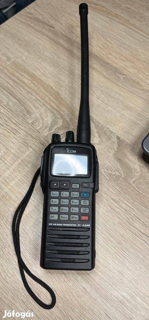 ICOM IC-A24E VHF légsávos adó-vevő