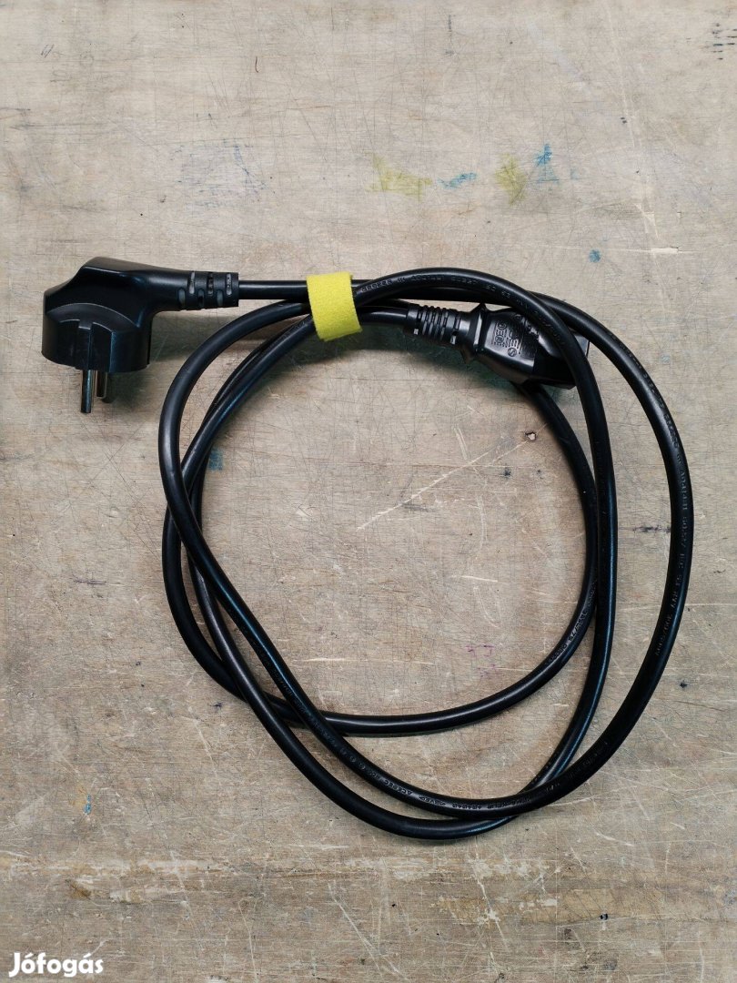 IEC C13 tápkábel 1,8m H05VV-F 0.75 mm2 réz