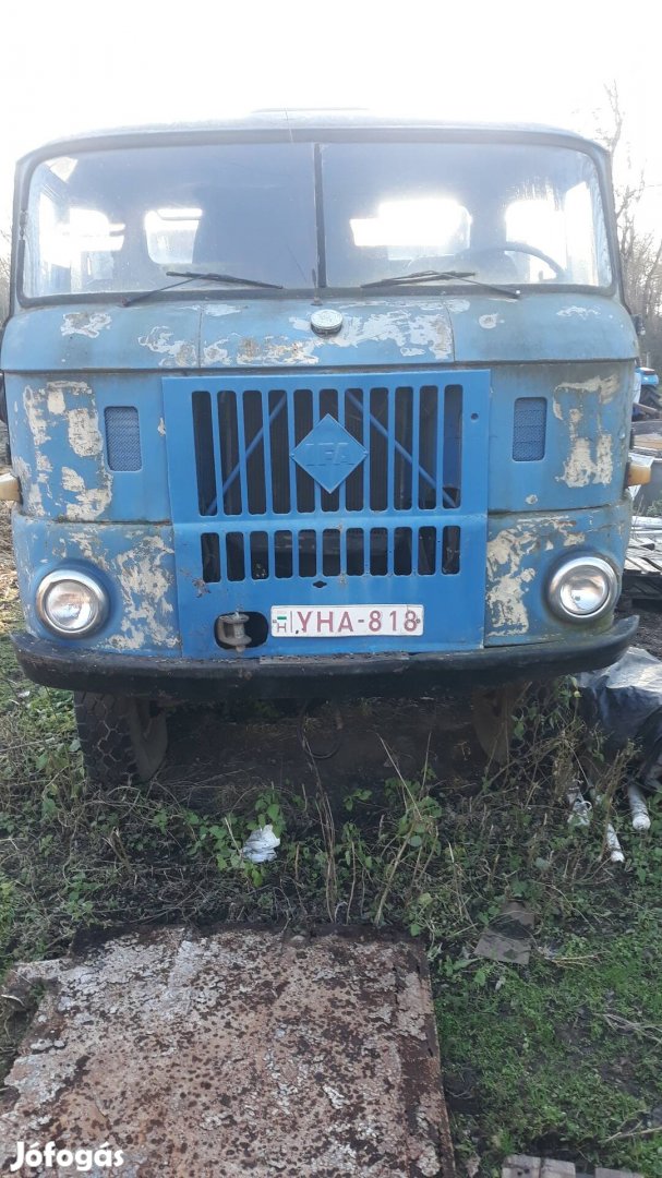 IFA 4x4 piros rendszám csere érdekel.