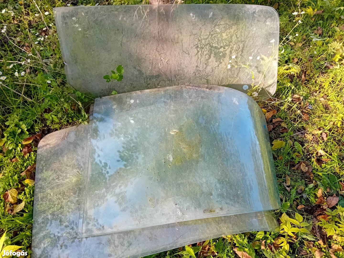 IFA Robur bontott szélvédők.