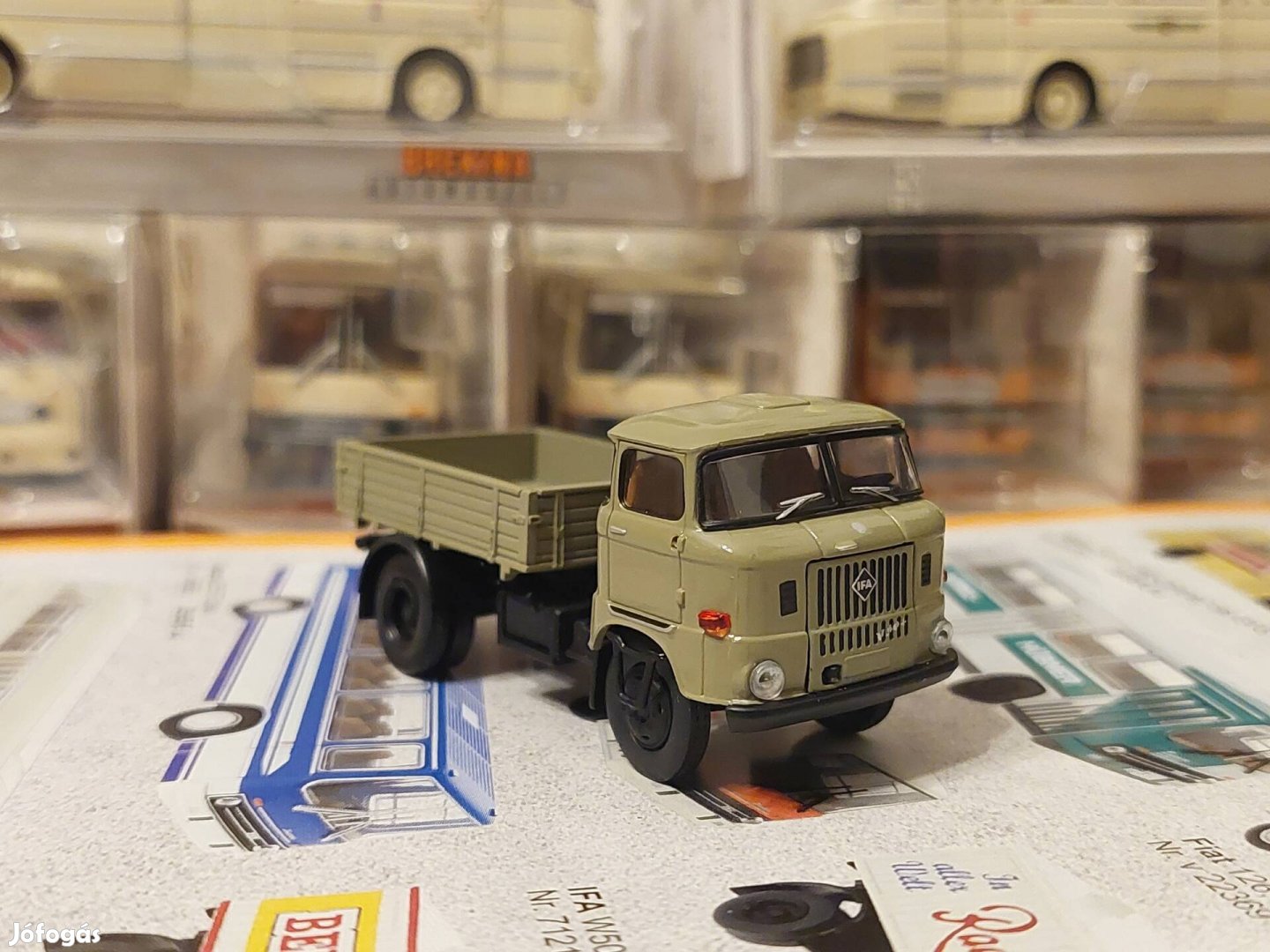 IFA W50 billencs szürke fülkés 1:87 modell 