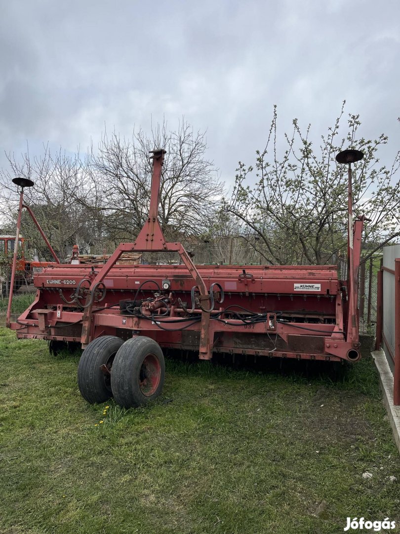 IH 6200 gabona vetőgép
