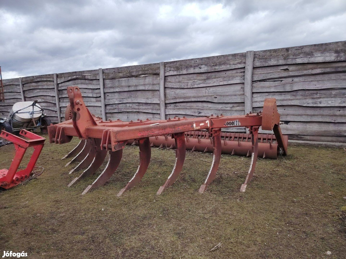 IH Kühne Case 9 késes talajlazító hengerrel szerelve